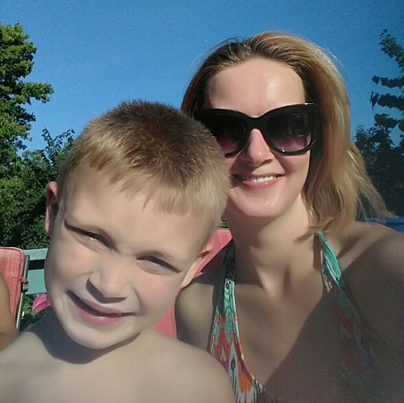 Meet your Posher, Melissajo - Picture 2 of 2